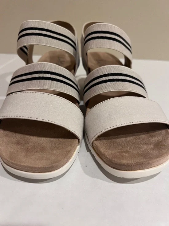 Life Stride Cream/Black Strappy Stretch Slip-in Platform Open Toe Sandals Sz 9 - Picture 5 of 14